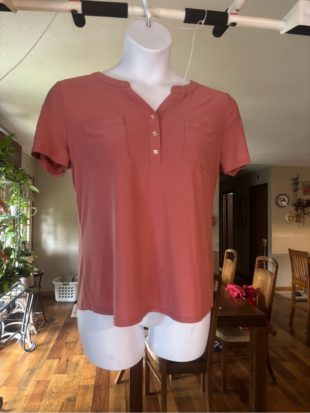 Late August Women’s Short-Sleeve Henley Top in Dusty Rose Size L